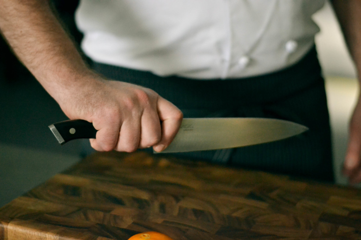 how to use a german chefâs knife